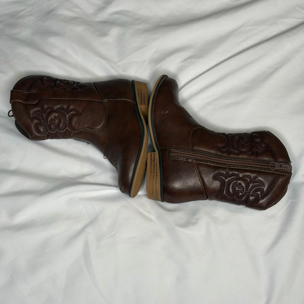 Cat & Jack Brown Embroidered Kids Boots